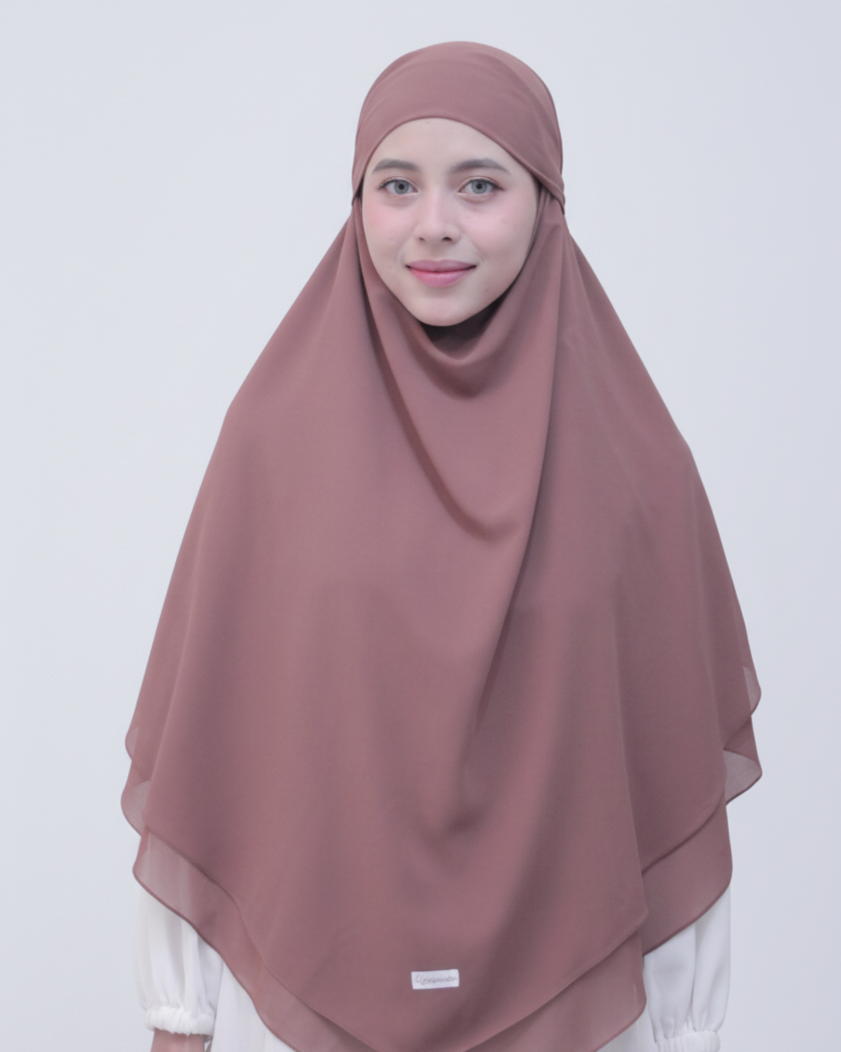 Brunette Khimar Front View