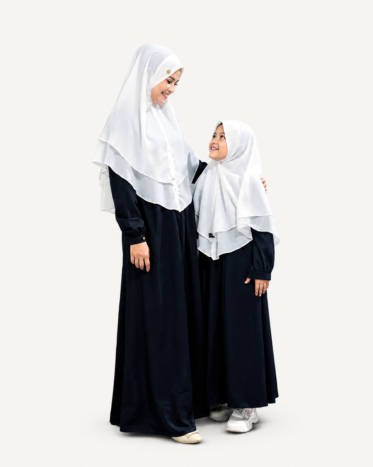 Abaya meisjes Eida family navy – egale achtergrond – Hijab Heela