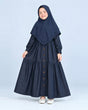 Khimar Wardah Kids Navy gedragen door een meisje - Hijab Heela