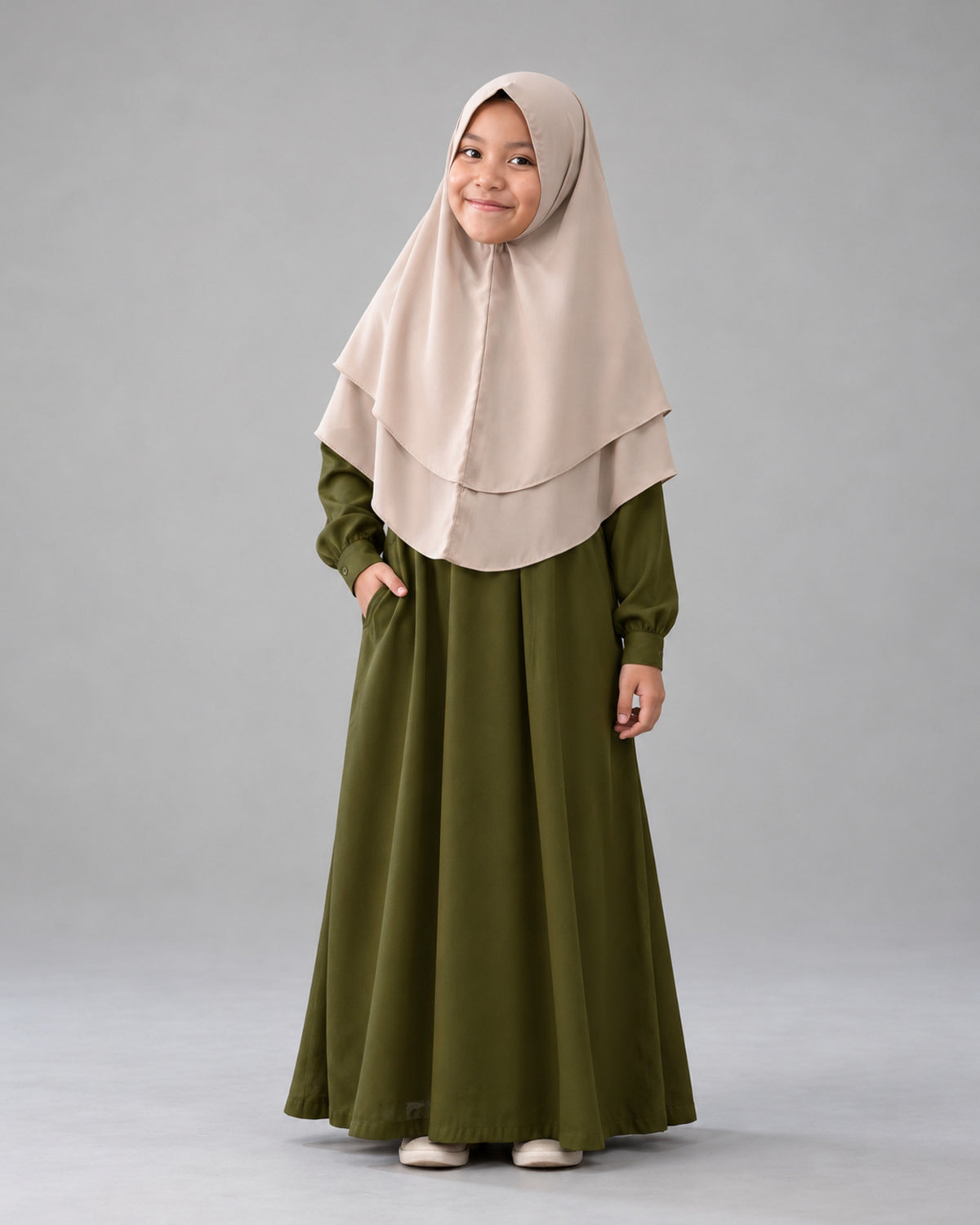 Abaya Ayumi voor meisjes – Dark Olive met Khimar Fitri Light Melon – Hijab Heela