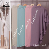 Khimar Dames – Fitri met kapje van Hijab Alila, productfoto 2. De afgebeelde abaya is niet inbegrepen.
