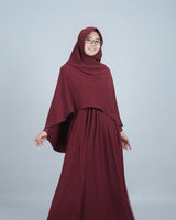 Khimar Hari – maroon model – Hijab Alila – Hijab Heela