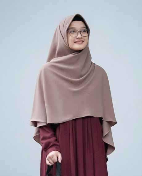 Khimar Dames – Hari – Zacht Kapje van Hijab Alila, productfoto 5. De afgebeelde abaya is niet inbegrepen.