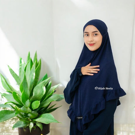 Khimar Dames – Komotini van Hijab Heela, productfoto 8. De afgebeelde abaya is niet inbegrepen.