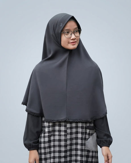 Khimar Dames – Royal van Hijab Alila, productfoto 6. De afgebeelde abaya is niet inbegrepen.