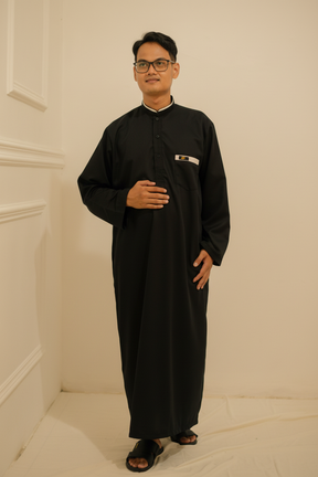 Qomees Al Fatih Black