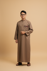 Qomees Al Fatih Brown