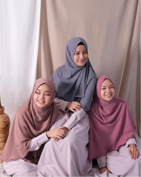 Khimar Dames – Liteberry zonder kapje van Hijab Alila, productfoto 1. De afgebeelde abaya is niet inbegrepen.